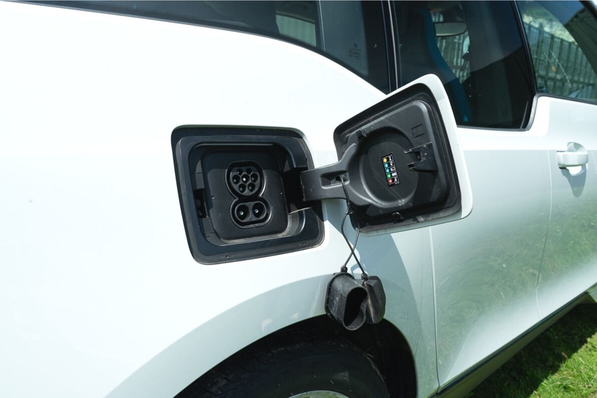 BMW i3 94Ah charging port BMW i3 94Ah charging port