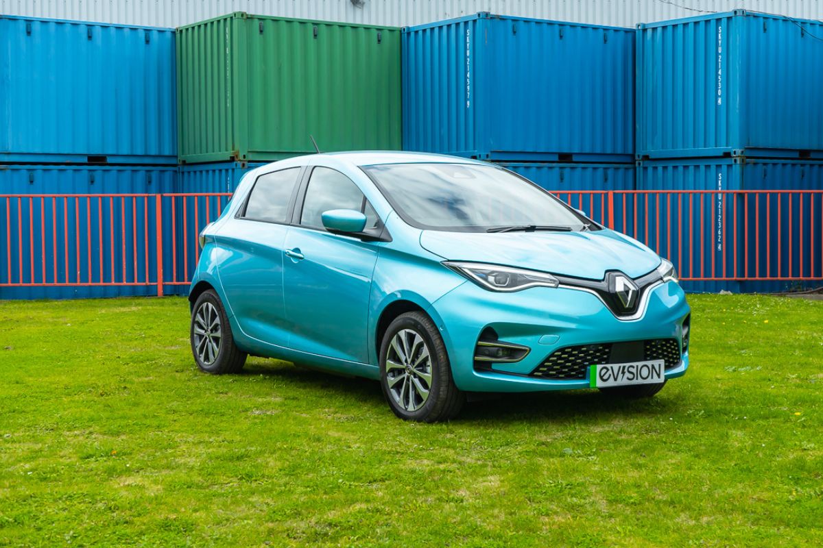 Renault_ZOE_front side view