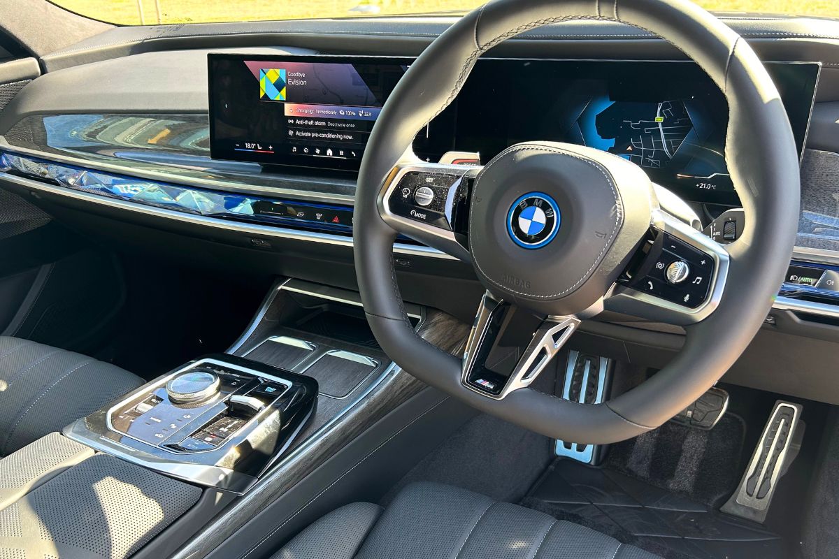 BMW i7 interior