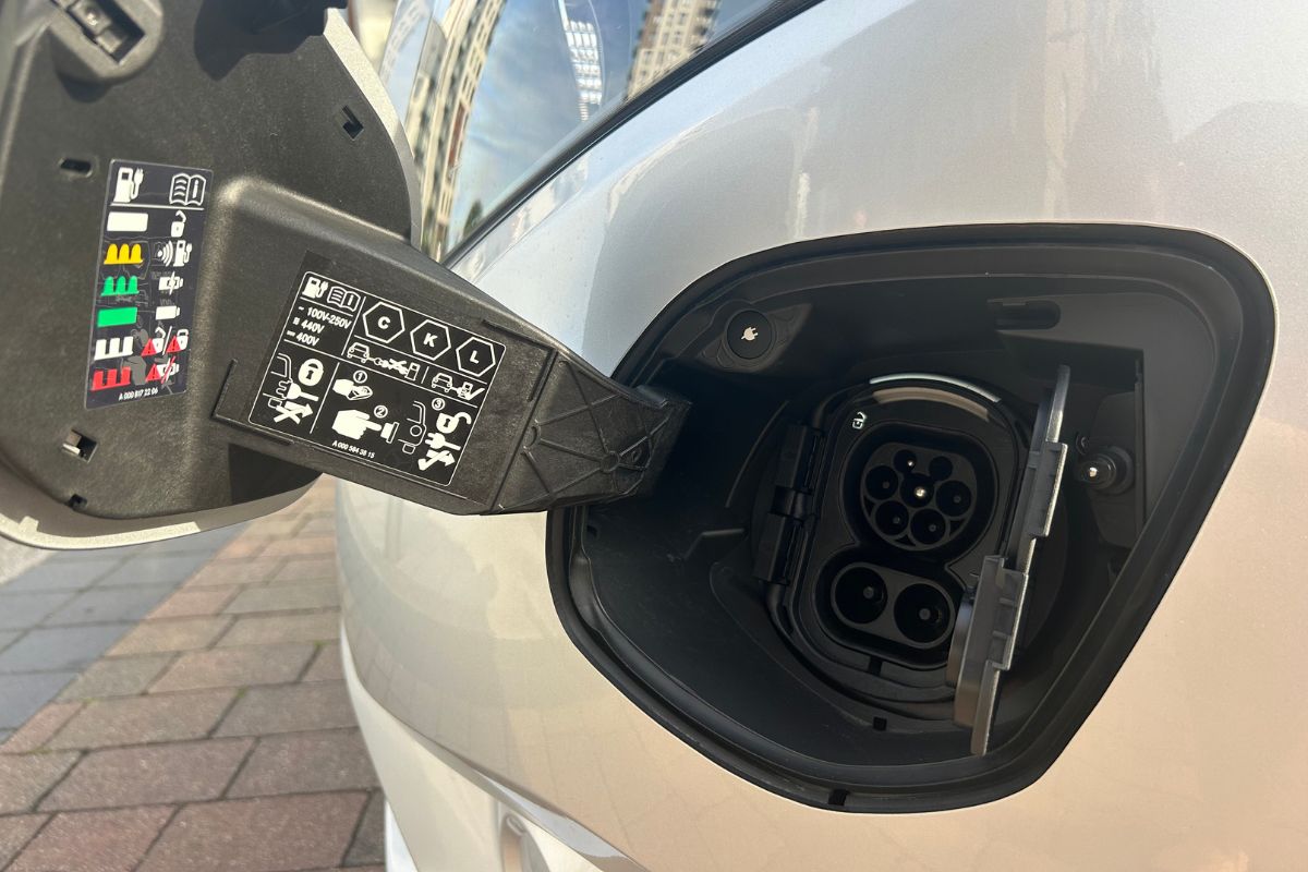 Mercedes eVito Panel Van charging port
