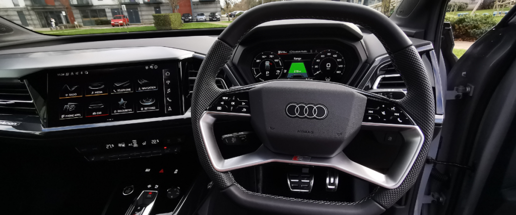 Audi e-tron dashboard
