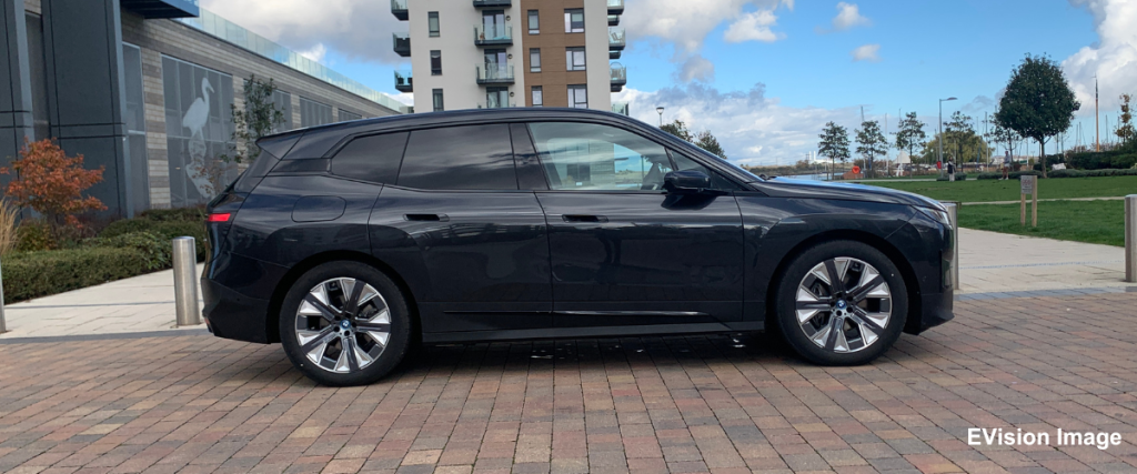BMW iX40