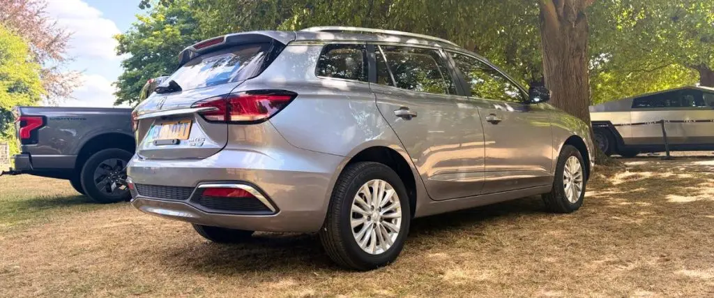 MG5 estate car hire from EVision